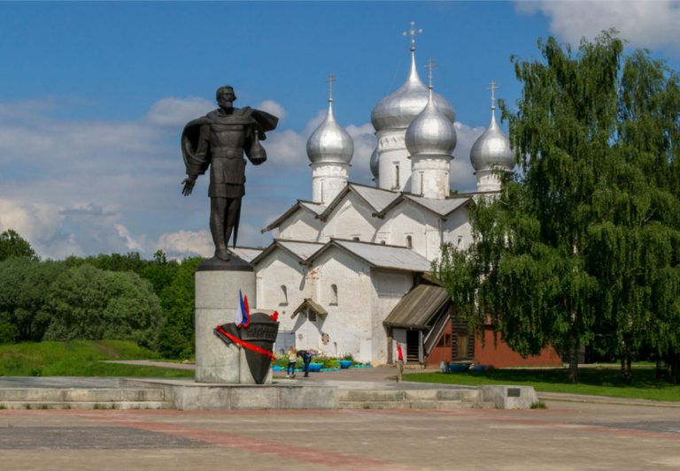 Новгород Великий и русские князья