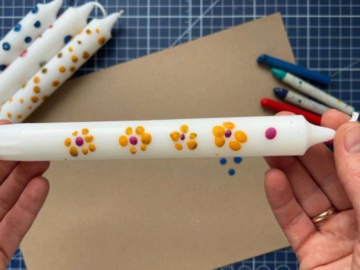 Украшенная свеча